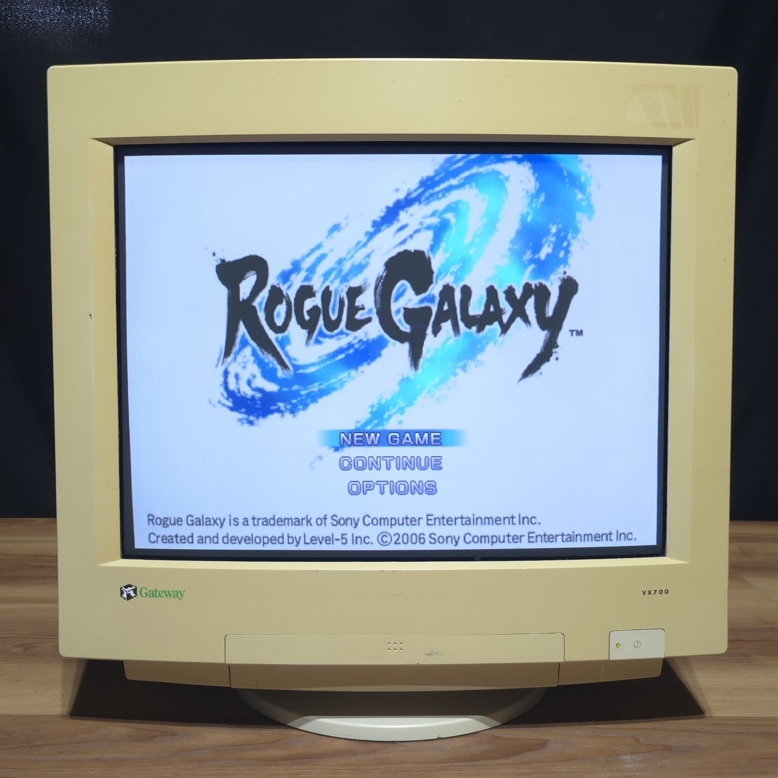 Gateway 17" VX700 1600x1200 Diamondtron VGA CRT Monitor